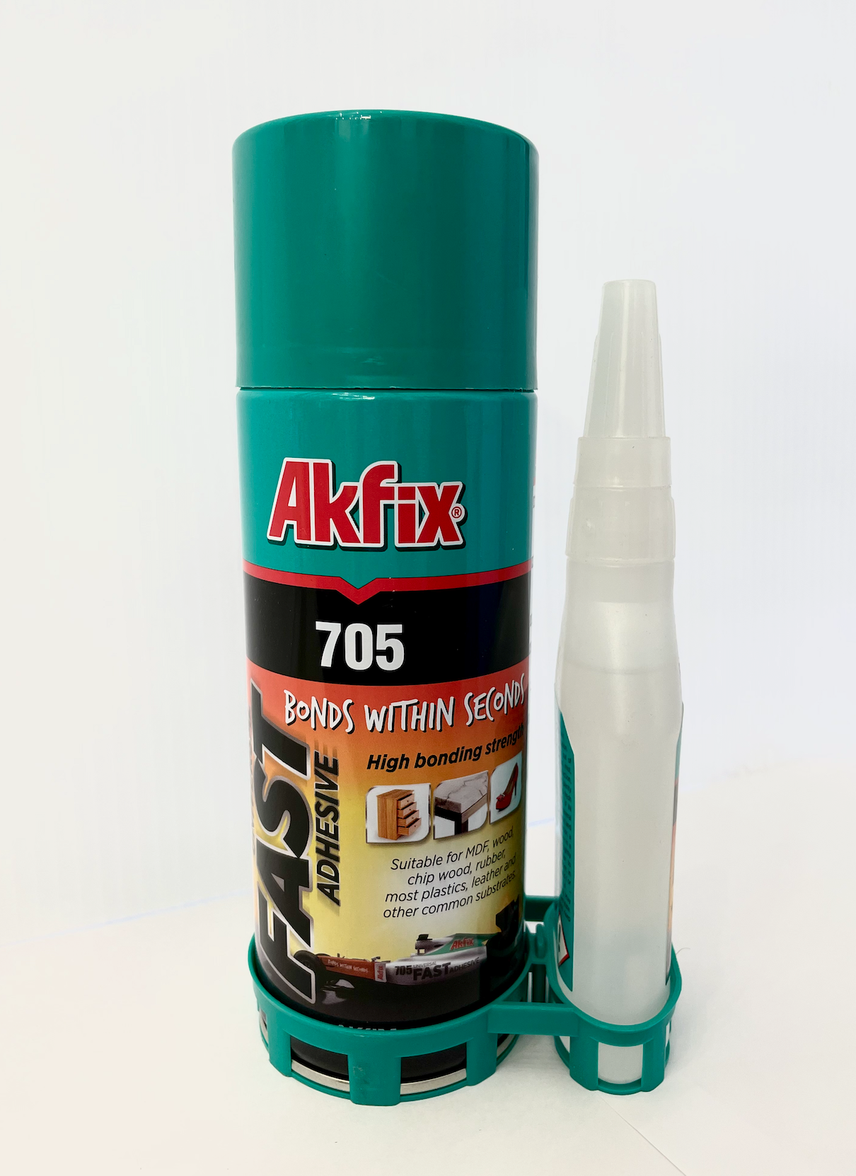 Akfix universal fast adhesive: a multi-purpose product, has a high bonding strength and is suitable for bonding a variety of materials, therefore perfect for woodworkers. This product is great for filling in small holes, and the spray activator allows it to dry in seconds, allowing you to continue working with it right away. Properties High bonding strength. Suitable for use on vertical surfaces as it will not drip or slump. It is particularly suited to bonding difficult substrates which have a porous or
