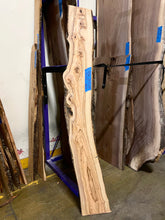 Load image into Gallery viewer, Italian Olive Wood - W105
